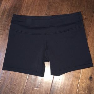 Lululemon black shorts